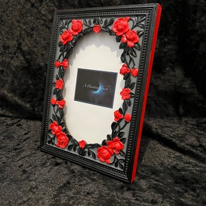 Picture Frame, Home Decor, 4x6 Picture Frame, Rose Frame, Gothic, Goth Frame, Goth Decor, Black Frame, Red Frame, Oval Frame, Flower Frame