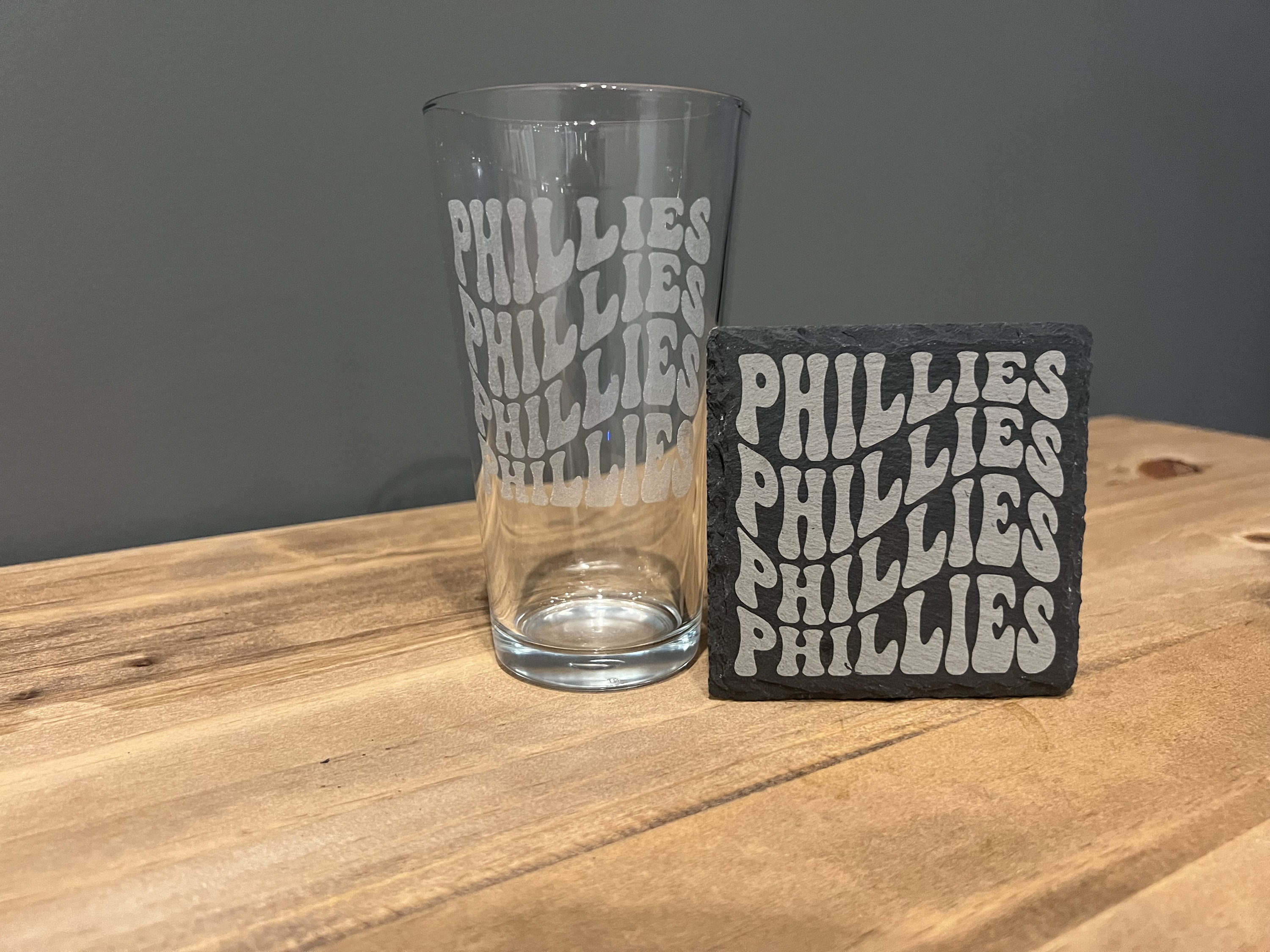 Philadelphia Phillies Etched Pint Glass And Coaster Set - Gift for Phillies Fan