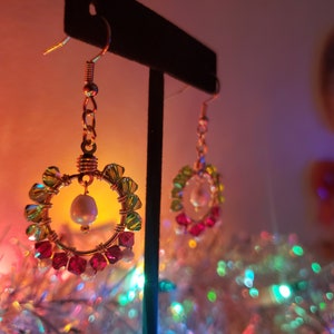 Holiday Wreath Pearl Hoops