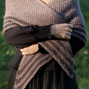 Wool Handmade Shawl, FREE SHIPPING, Hand Knitted shawl, Knitted Outlander inspired clothing, OUTLANDER style Wool Shawl, Claire shawl