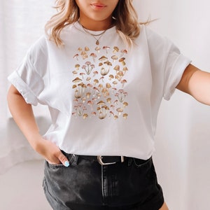 Maglietta a fungo bianco // T-shirt piuttosto grafica // Camicia Cottagecore da donna