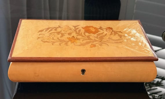 ヴィンテージ ソレント ミュージカル ジュエリー ボックス：イタリアの