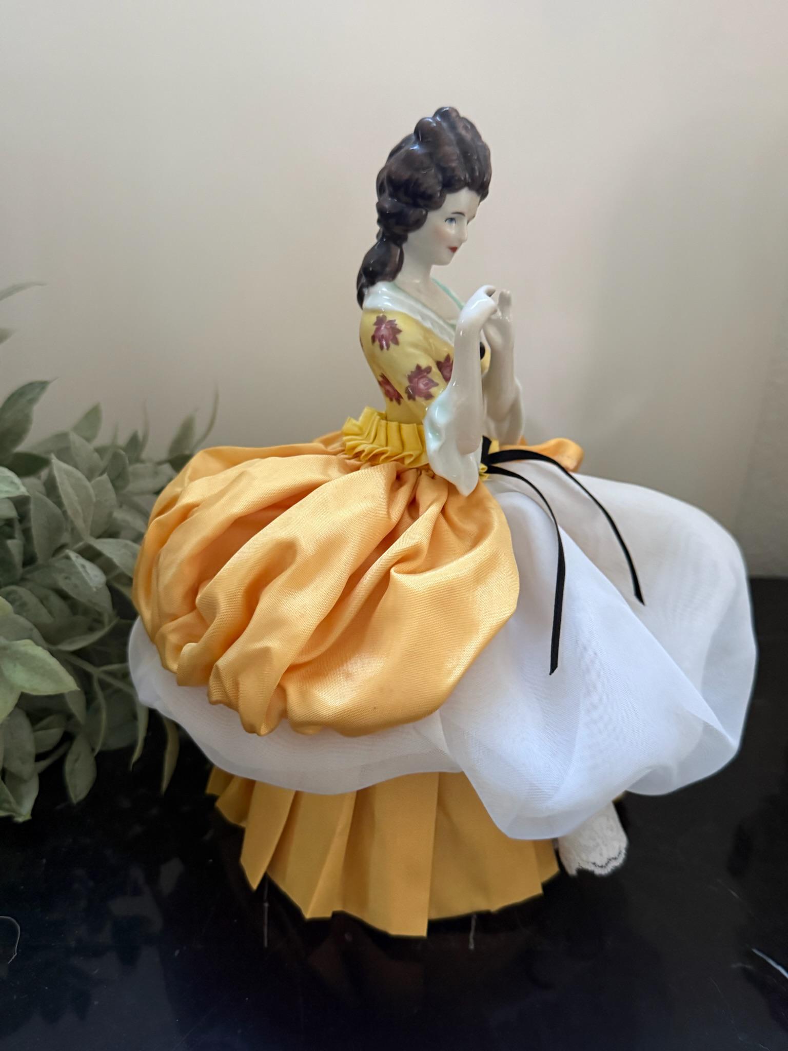 ゲーベル皇后メアリー・エリザベート像 西ドイツ 1985年 - Etsy 日本