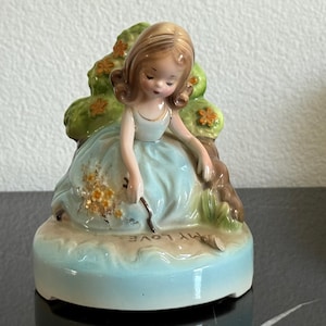 Josef Originals &#39;Love Letters in the Sand&#39; Musical Figurine – Vintage Collectible Music Box ~ Plays “Love Letters in the Sand”