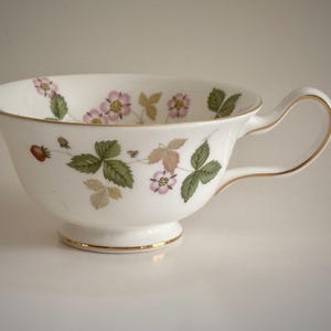 Wedgewood Wild Strawberry China - Etsy