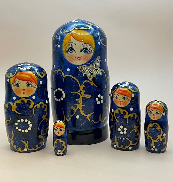 新品　ロシア製 マトリョーシカ 紺色頭巾　11cmサイズ　5体セット 楽天市場】ロシア マトリョーシカの通販