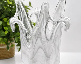 Vintage Frosted White Murano Glass Tulip Vase: Elegant Home Decor