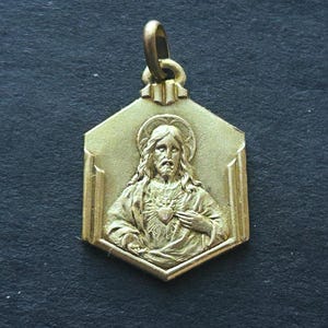 Vintage Sacred Heart Jesus Religious Medal, Jesus Pendant, Sacred Heart Medal, Our Lady of Mt Carmel on the Reverse, Gold Plate Jesus