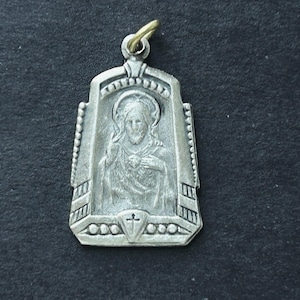 Antique Art Deco Sacred Heart Jesus Religious Medal/Charm, Antique Jesus Charm, Sacred Heart Pendant, Antique Catholic Medal, Virgo Carmeli