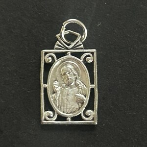 Vintage Open Cut Sacred Heart Pendant/Charm, Vintage Religious Pendant, Sacred Heart Jesus Charm