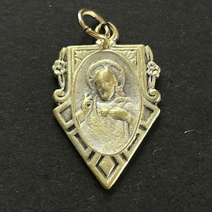 Antique Art Deco Sacred Heart Jesus Religious Medal/Charm, Antique Jesus Charm, Sacred Heart Pendant, Antique Catholic Medal, Virgo Carmeli