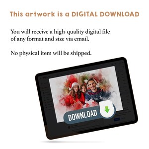 Op de afbeelding: Een digitale download van een aquarel schilderij van een gezin van drie personen met kerstpetten. De afbeelding wordt weergegeven op een tablet scherm met een groene downloadknop.