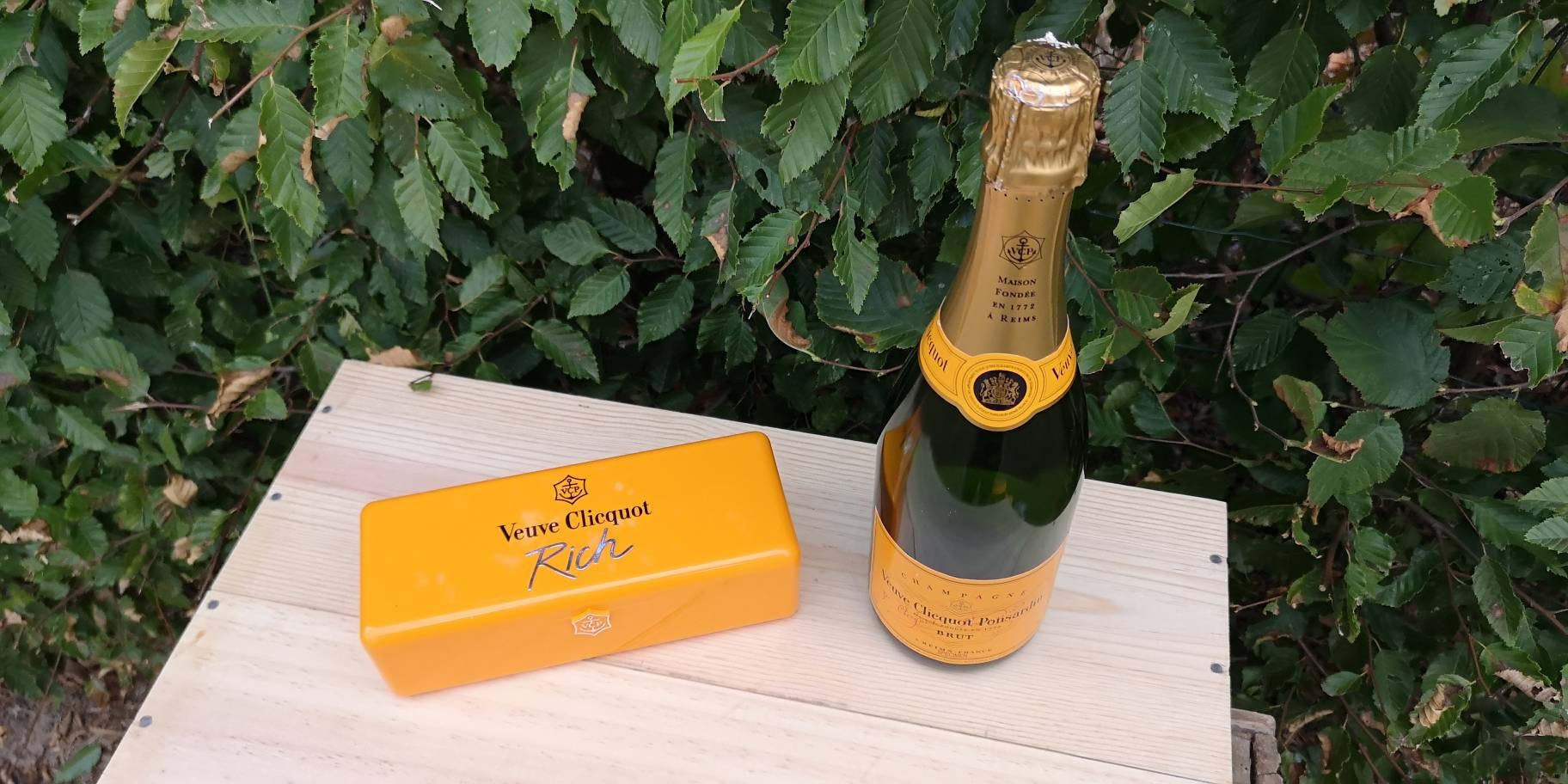 Veuve Clicquot Arrow Malta in Tin 75cl - The Vineyard - Wine