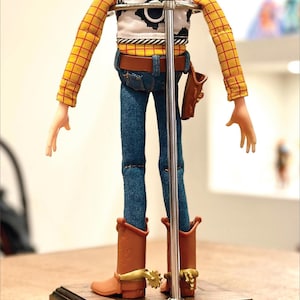 Base de madera maciza para el Sheriff Woody / Soporte para figura de vaquero de juguete de tamaño real / Base de exhibición para coleccionistas imagen 6