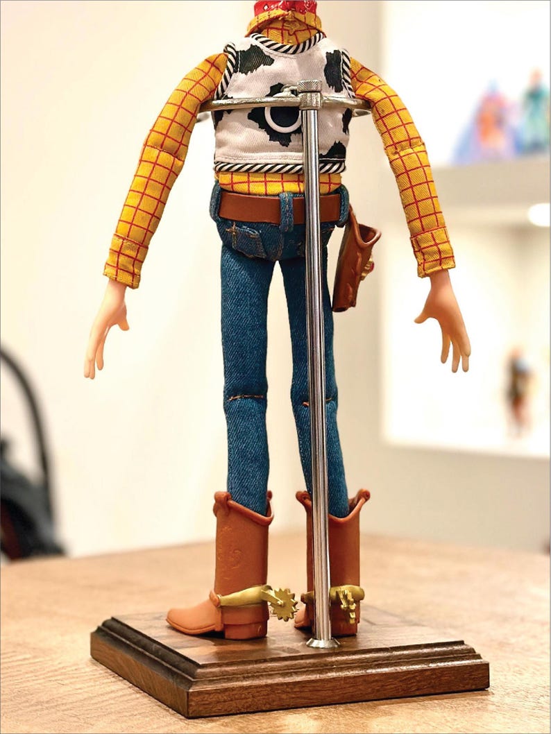 Base de madera maciza para el Sheriff Woody / Soporte para figura de vaquero de juguete de tamaño real / Base de exhibición para coleccionistas imagen 6