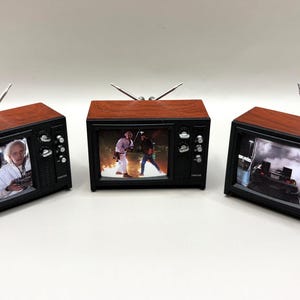Mini Retro 80s TV Fridge Magnet | Handmade TV Prop with Moving Antenna & Dials | Dollhouse Accessory | Movie Scene Display | Collectible