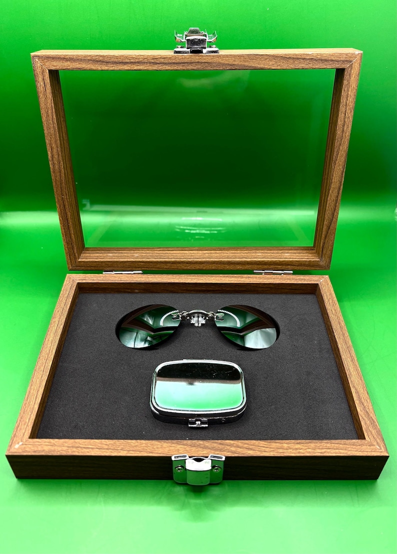 Blue Pill / Red Pill inspired collector’s set. image 3
