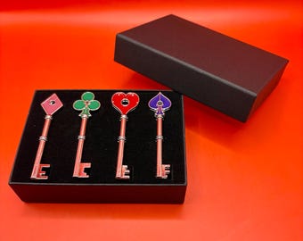Resident Evil 2 Key Set – Hearts, Clubs, Diamonds & Spades – 6.8cm Replica Game Props – Gift Box with Custom Foam Available