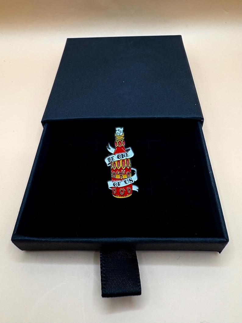 Vampire inspired enamel pins – Horror Movie Collectible – Vampire Aesthetic Pins – Cult Classic 80s Goth Gifts Bottle & Gift Box