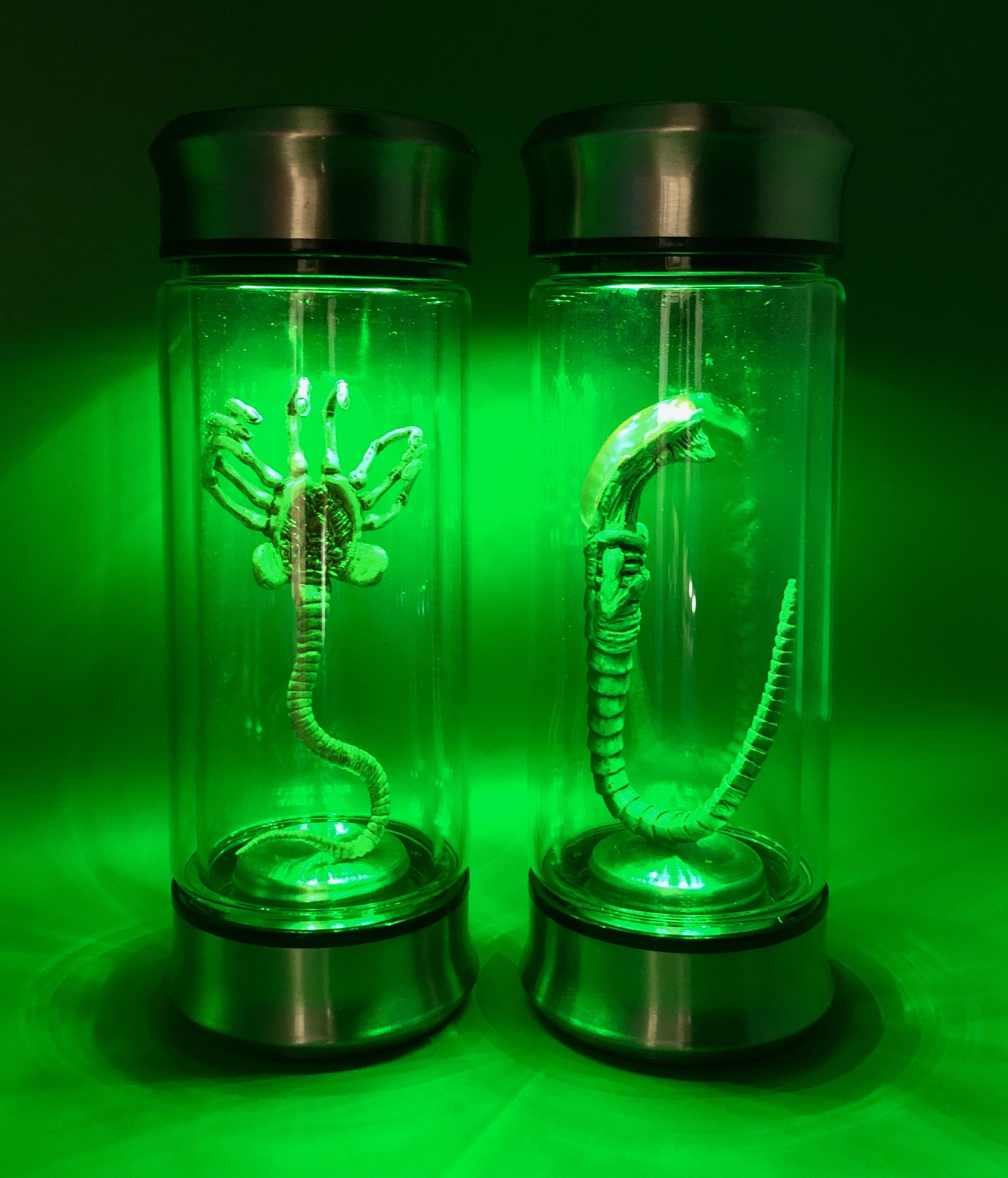 瓶に入ったエイリアンの異種形態標本 - Etsy 日本