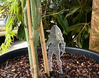 Predator inspired garden / plant ornament