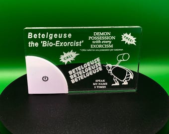 Tarjeta de presentación inspirada en Beetlejuice