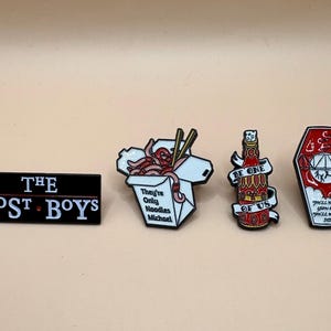 Épinglettes en émail pour garçons perdus - Film d'horreur à collectionner - Épingles esthétiques vampires - Cadeaux cultes gothiques des années 80