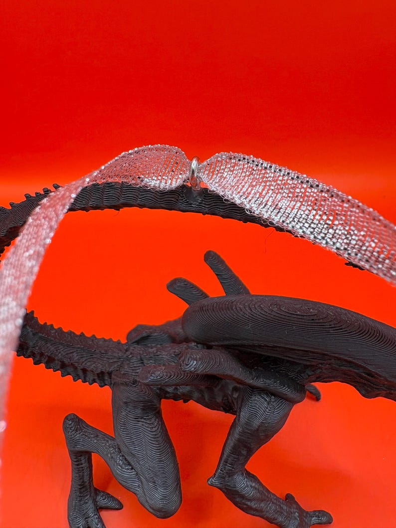3D Printed Xenomorph Alien Ornament – Black Sci-fi Monster Decor ...