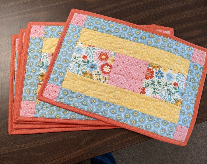 Well Dressed Quilted Placemat Pattern - paper/hard copy - quilt sewing Place Mat - Easy to Make!