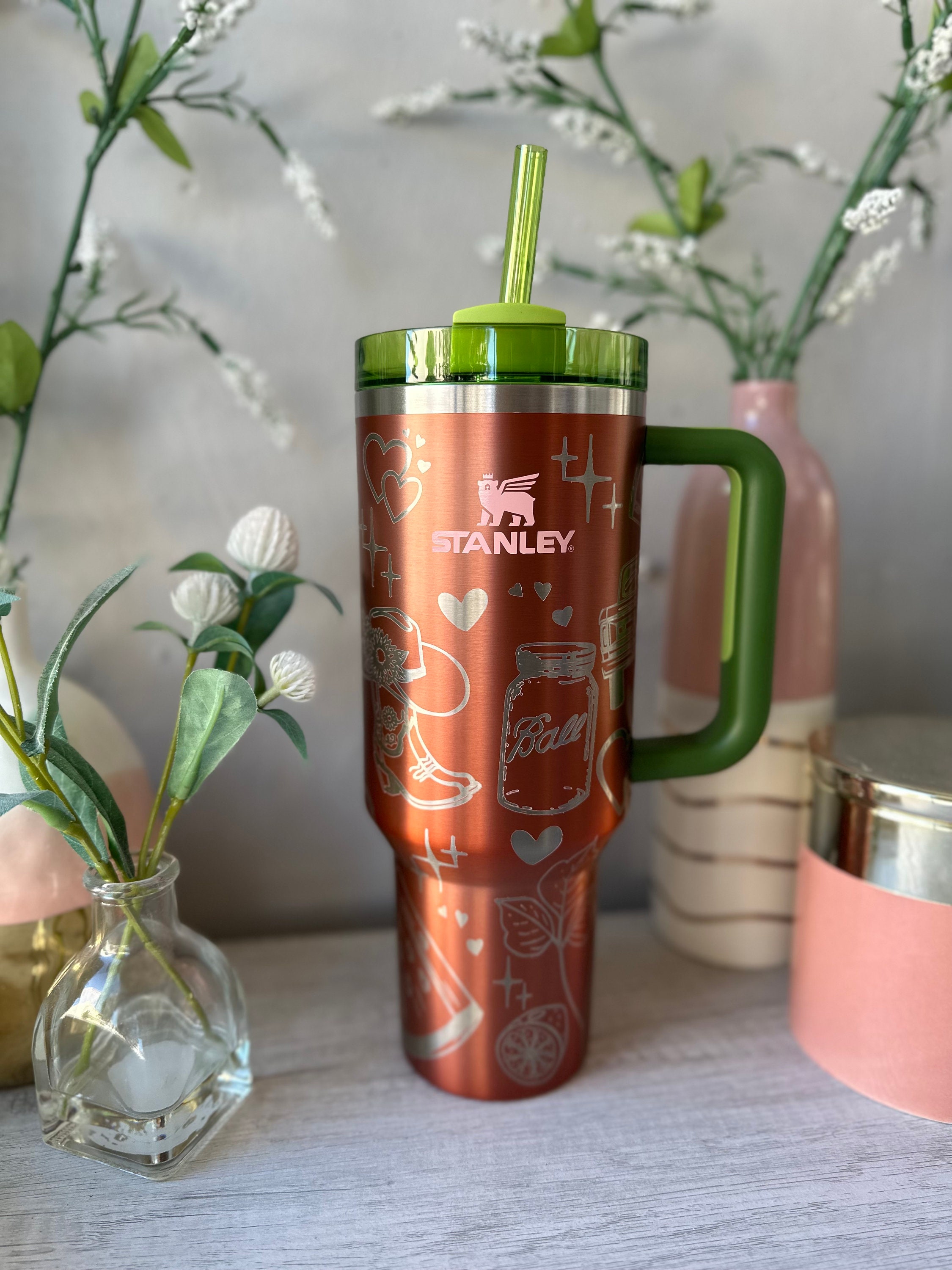 Lainey Wilson Unveils Eye-Catching Stanley Tumbler In Celebration of 'Watermelon  Moonshine' - Country Now
