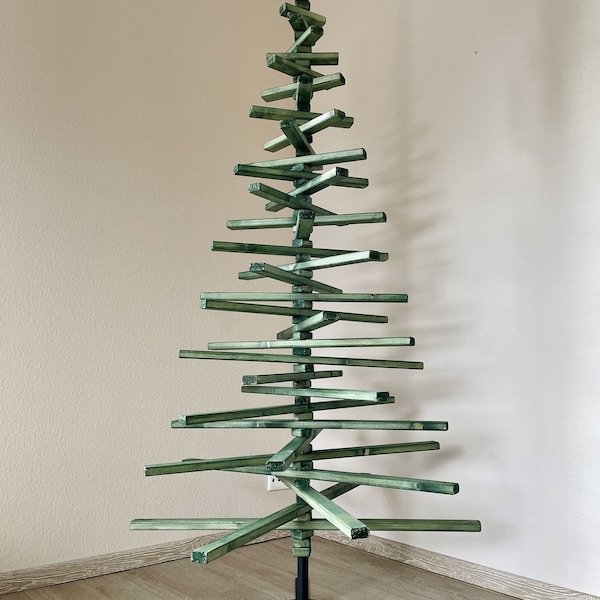 Nachhaltiger Weihnachtsbaum aus Holz Grün Modern