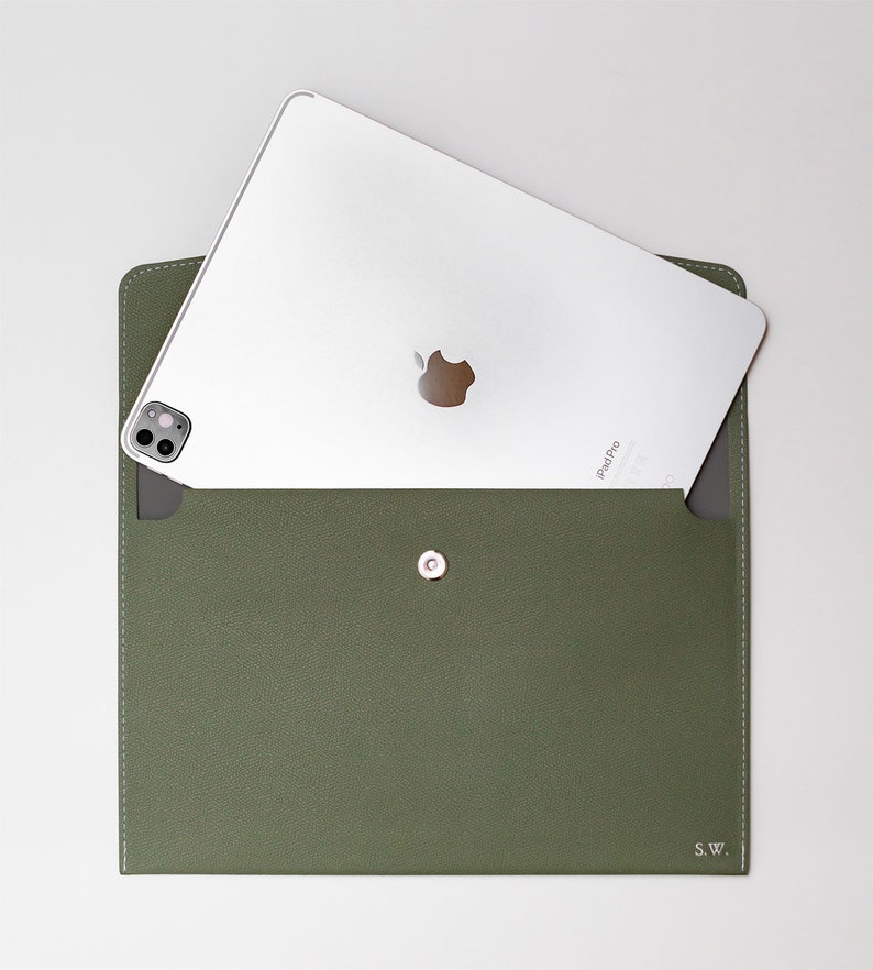 Elegante und personalisierte Laptop Hülle und Tablet Hülle für das 13 Zoll MacBook Air oder das 12,9 Zoll iPad Pro individuelles Geschenk Bild 2