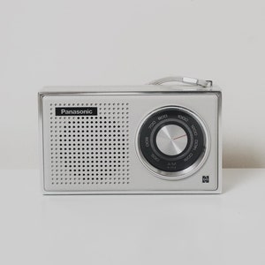 Panasonic R-1241 Portable Transistor Radio Made in Japan