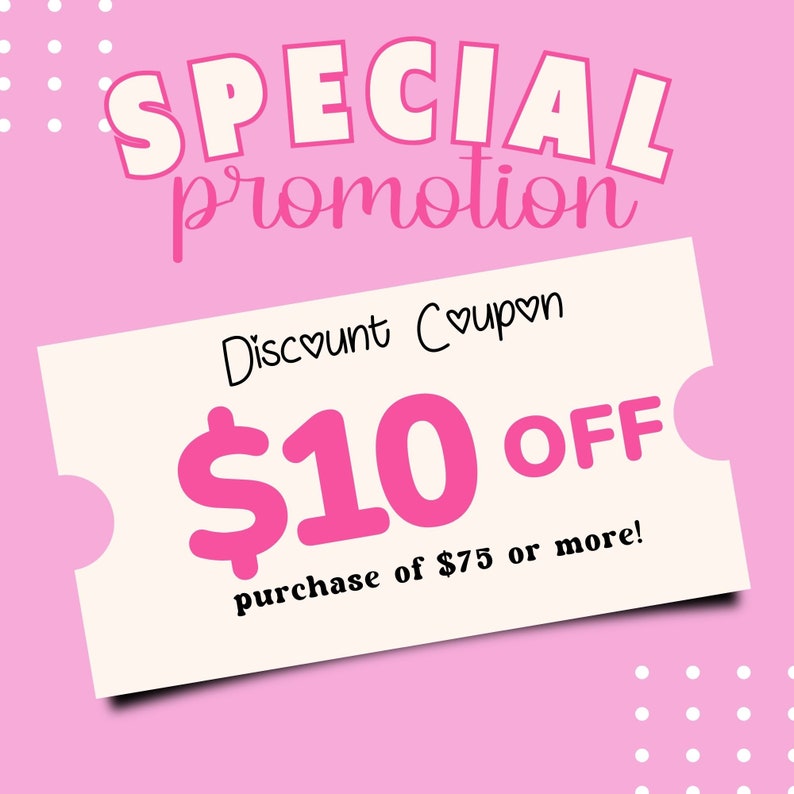 K&ouml;nnte beinhalten: Rosa-wei&szlig;er Rabattgutschein mit dem Text "SPECIAL promotion" und "Discount Coupon" mit einem Herzsymbol. Der Gutschein bietet 10 &euro; Rabatt auf einen Kauf von 75 &euro; oder mehr.