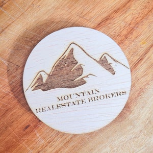 Magneti in legno personalizzati per le aziende da promuovere / Pubblicità unica a prezzi accessibili grazie regali o omaggi / aggiungi su carte di merchandising