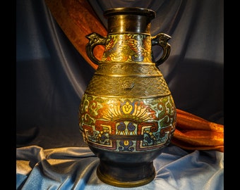 金属製彫刻模様の丸形花瓶　骨董品 現在、この商品の在庫はありません - Etsy