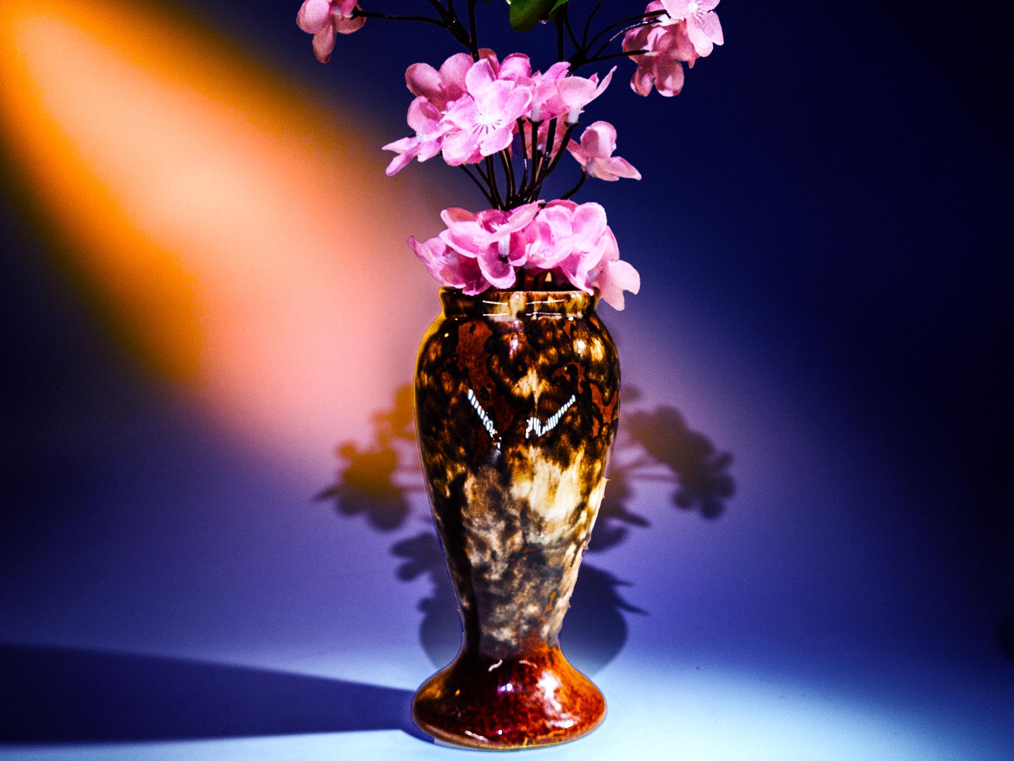 Brush-McCoy レッドオニキス 6 インチ花瓶 - 秋の花束に最適です