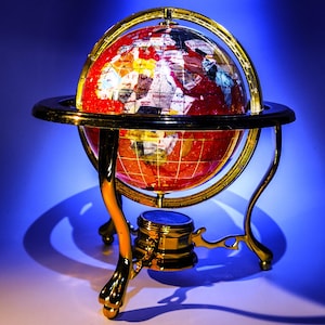 Kleiner Halbedelstein-Globus - RARE RED OCEAN