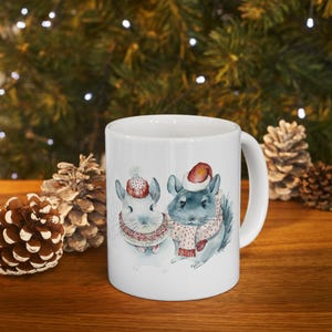 Christmas Chinchilla Coffee Mug – Cute Holiday Gift for Chinchilla Lovers, Chinchilla Mom Gift, Chinchilla Dad Gift, Animal Lover Drinkware
