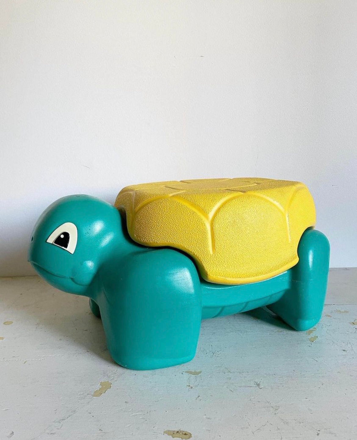 Rubbermaid Turtle Step Stool