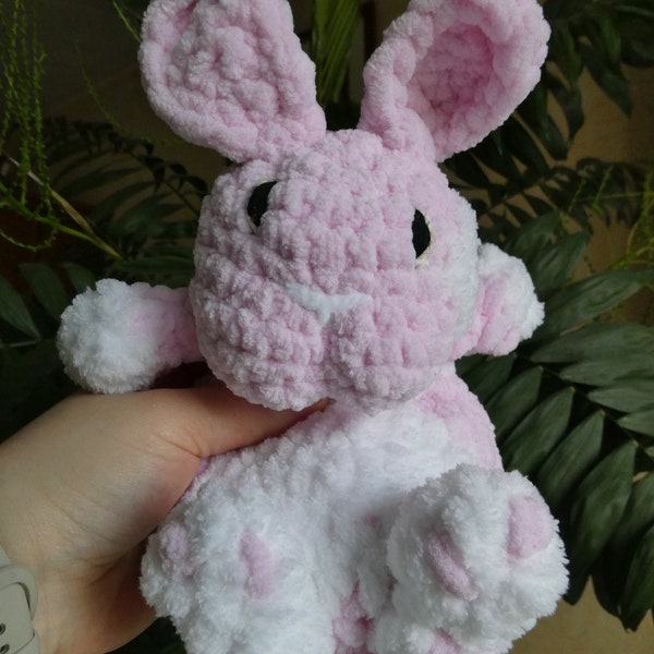 Snuggler Lapin - peluche en crochet amigurumi fait main