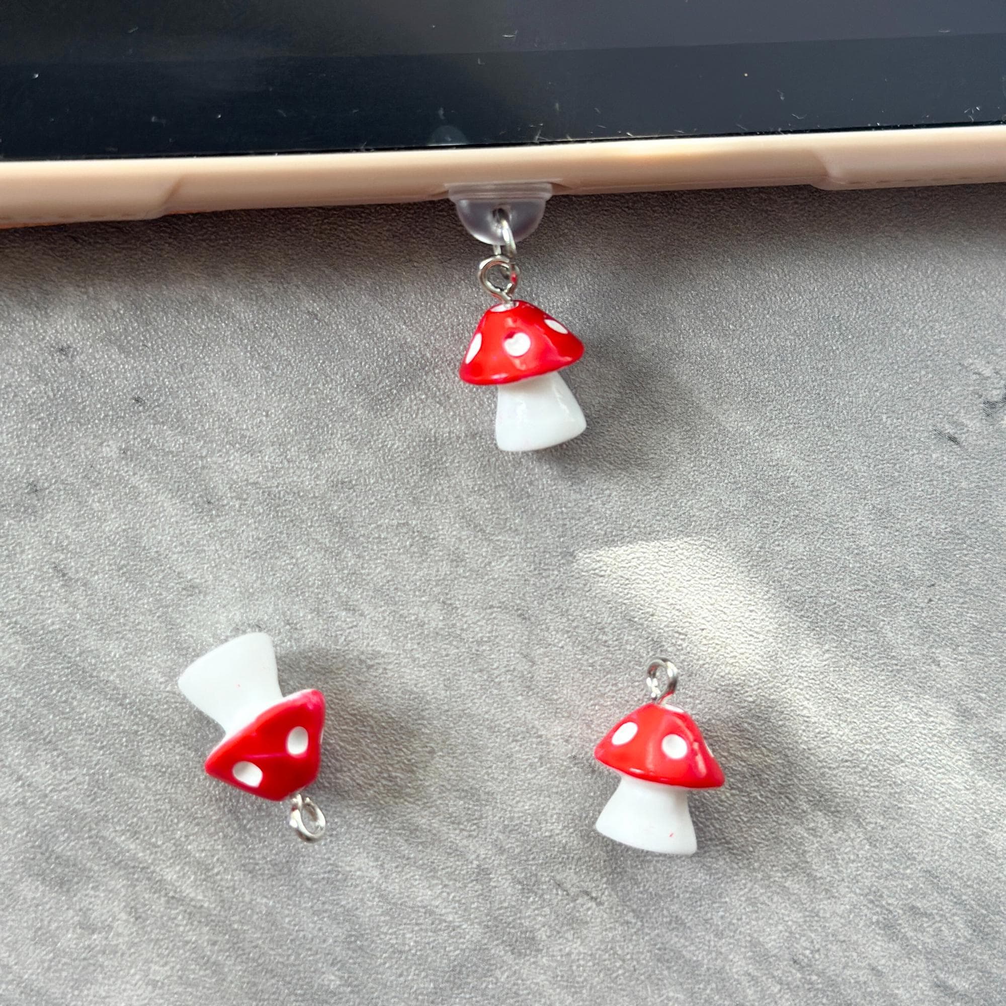 MUSHROOM CHARM ジルサンダー　希少 Mushroom Kindle Charm, Toadstool Dust Plug, Phone Charm, USBC