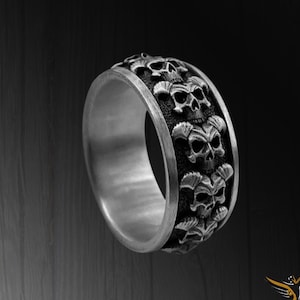 Silver Gothic Horned Skull Wedding Band Ring For Men, Vintage Goth Engagement Ring, Unique Biker Mens Promise Ring, Wedding Men Jewelry
