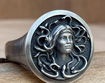 Sterling Silver Medusa Ring: Engraved Gorgon Snake Ring