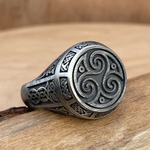 Triskelion Celtic Signet Ring – Unique Oxidized 925 Silver Ring for Men, Spiral Symbol Custom Ring, Gift for Him, Celtic Knot Design