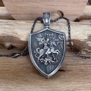 Colgante de San Jorge - Collar cristiano para hombre - Amuleto de San Jorge de plata de ley 925k Regalo para novio y esposo Joyas únicas para hombre Regalo para él