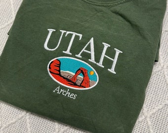 Besticktes Arches National Park Sweatshirt: Utah Travel Souvenir