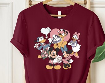 Camisa do Dia dos Namorados do Mickey e dos Amigos da Disney, Camisa do Dia dos Namorados combinando, Camisa dos Amigos do Mickey e Minnie, Camisa dos Namorados da Disney