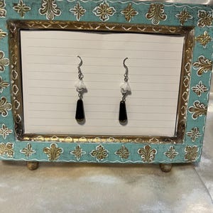 Vintage inspired dark elegant earrings immagine 2