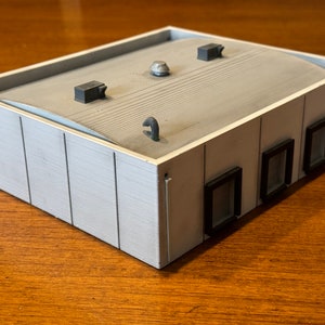 N Scale Painted and Weathered Industrial Building